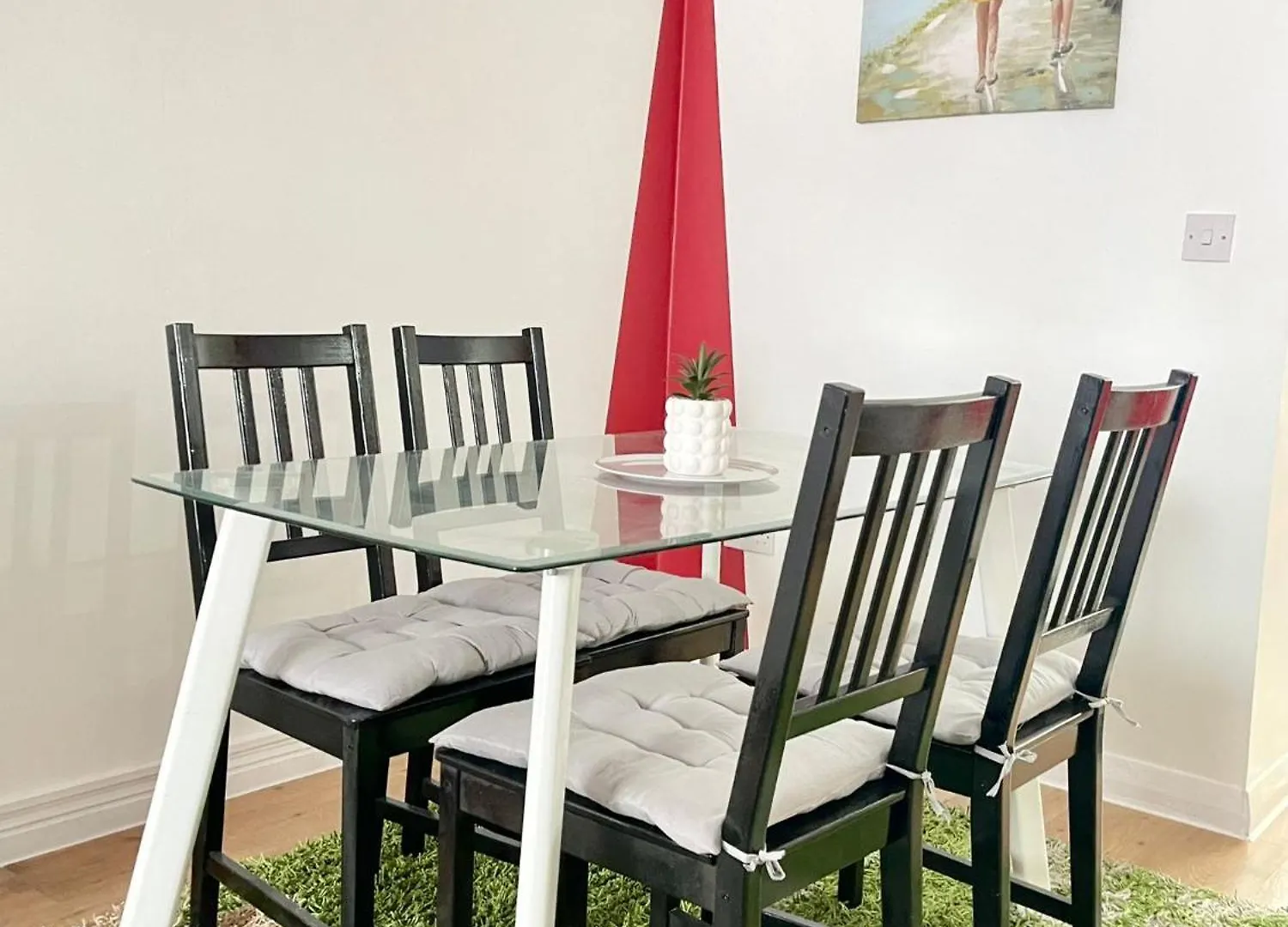 Westfield Gardens Apartment - 3 Bedrooms Goodmayes 0*,  United Kingdom