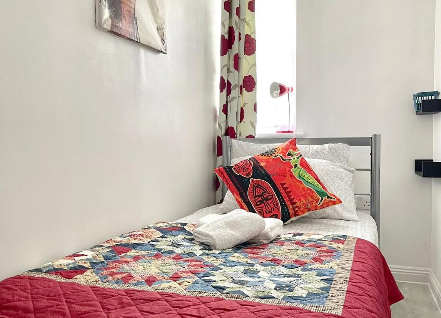 Westfield Gardens Apartment - 3 Bedrooms Goodmayes