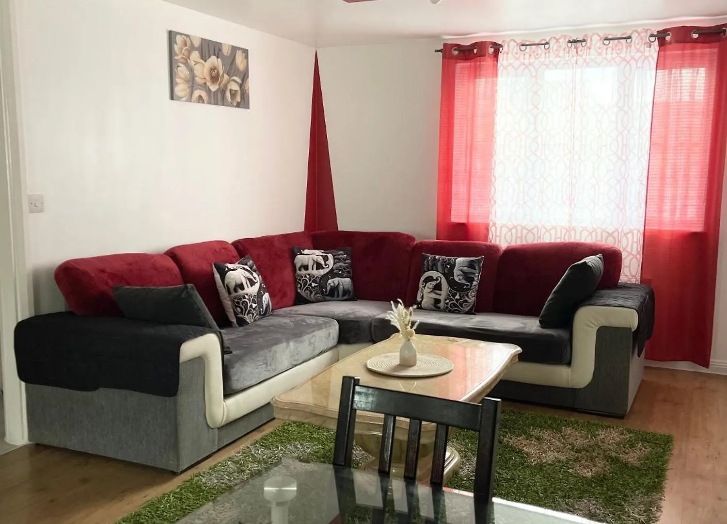 Westfield Gardens Apartment - 3 Bedrooms Goodmayes