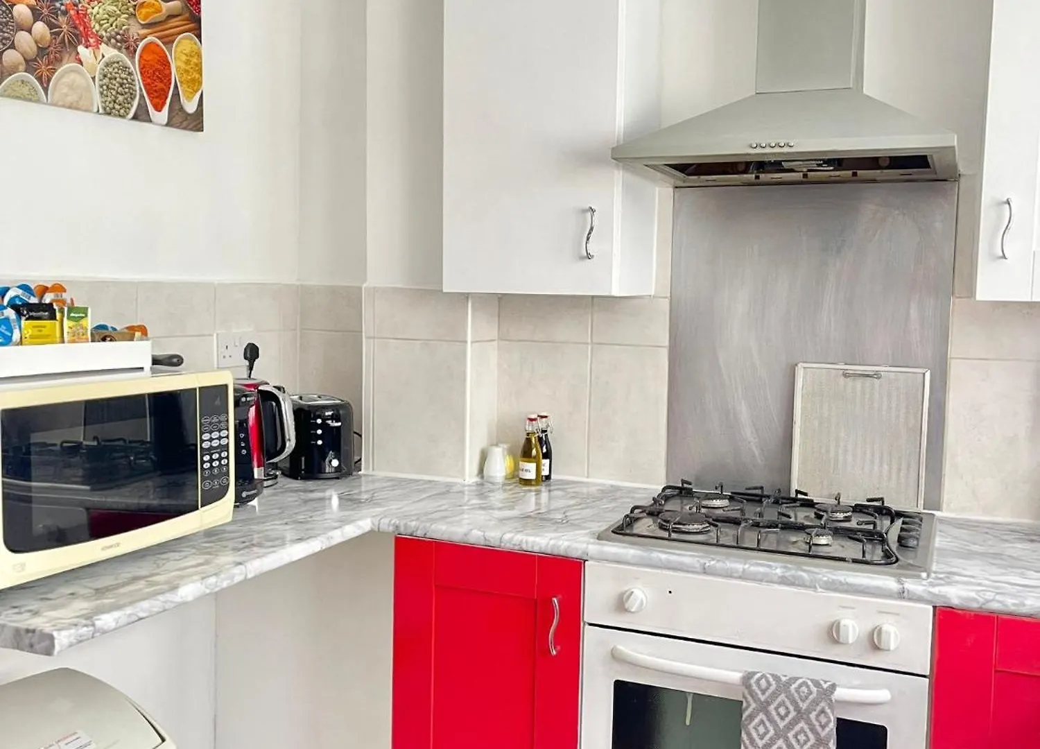 Westfield Gardens Apartment - 3 Bedrooms Goodmayes