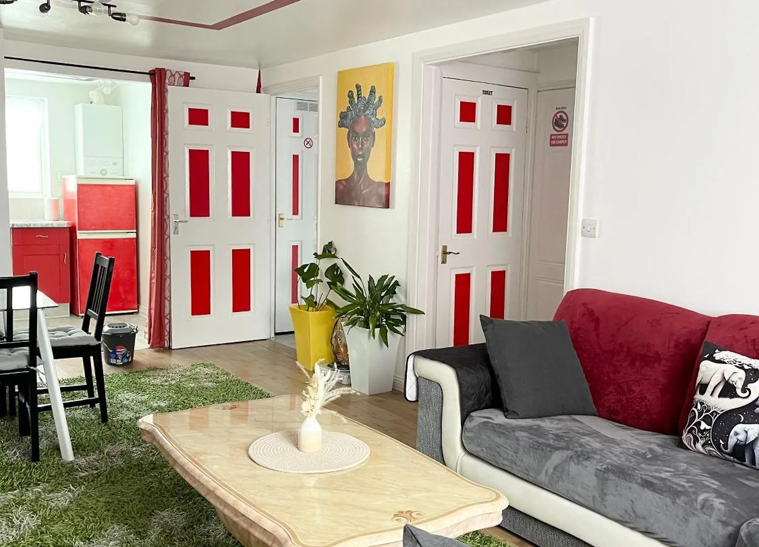 Westfield Gardens Apartment - 3 Bedrooms location
